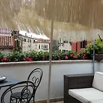 Appartamento Savoia & Jolanda 2 *