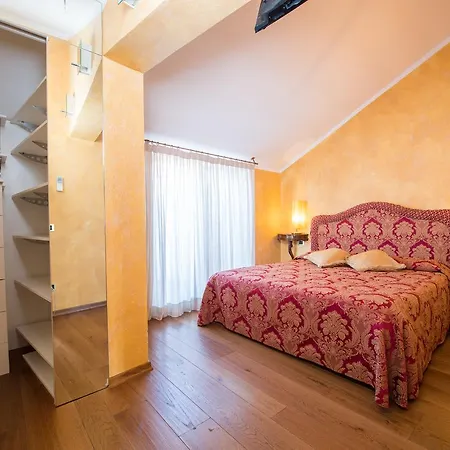 Appartamento Savoia & Jolanda 2 *