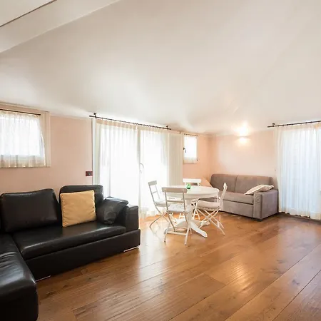 Appartamento Savoia & Jolanda 2 *