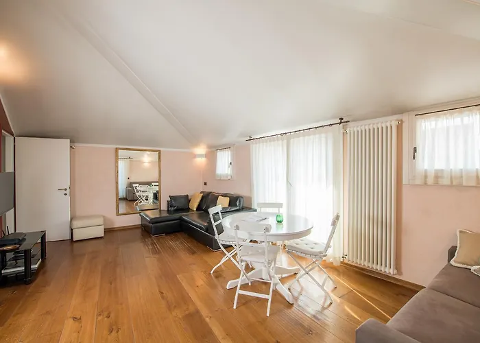 Savoia & Jolanda 2 *