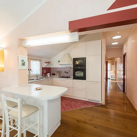 Lägenhet Savoia & Jolanda 2 *